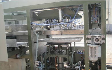 山東香廣電氣公司 專業(yè)制造吸塑包裝設(shè)備，提供整廠配套解決方案